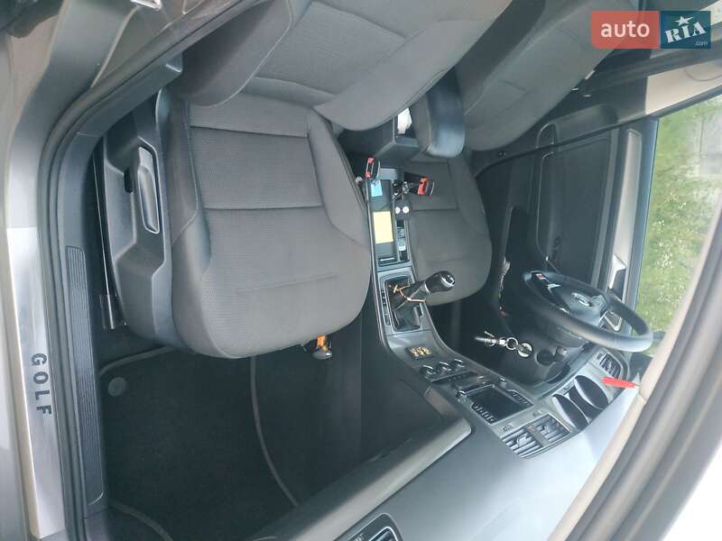 Универсал Volkswagen Golf 2017 в Ровно