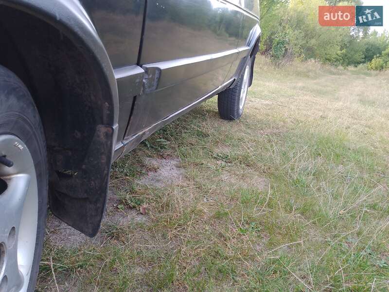 Хетчбек Volkswagen Golf 1988 в Ківерцях