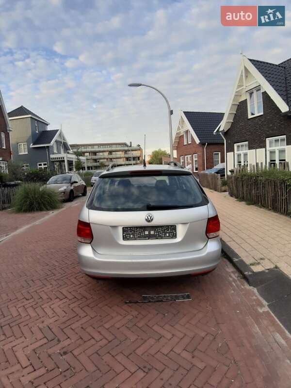 Універсал Volkswagen Golf 2008 в Києві