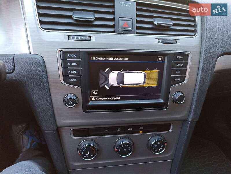 Универсал Volkswagen Golf 2016 в Знаменке