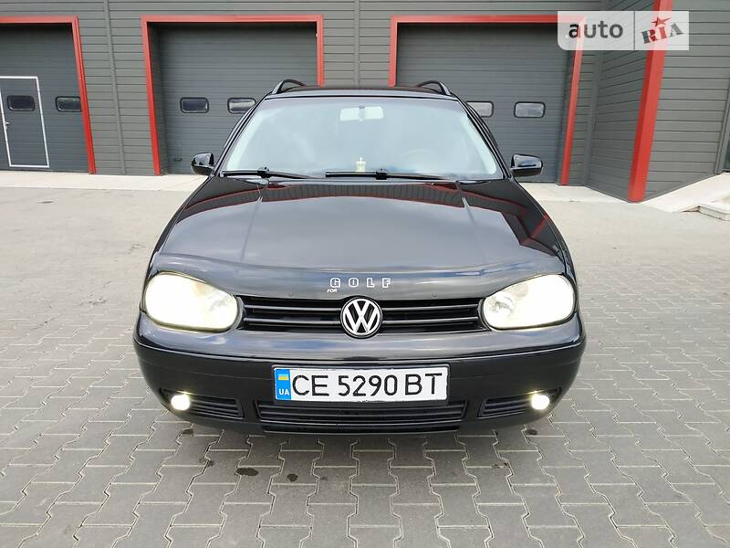 Универсал Volkswagen Golf 2004 в Черновцах