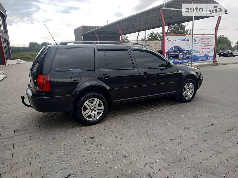Универсал Volkswagen Golf 2004 в Черновцах