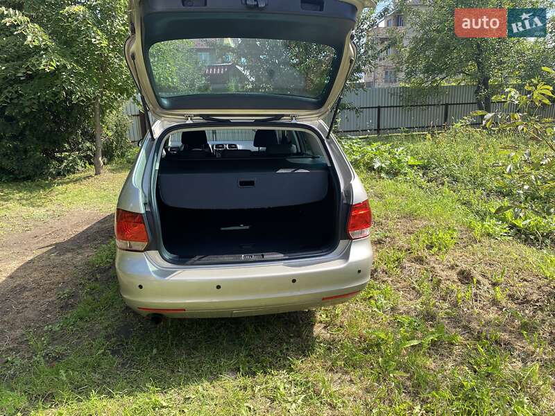 Универсал Volkswagen Golf 2012 в Коломые