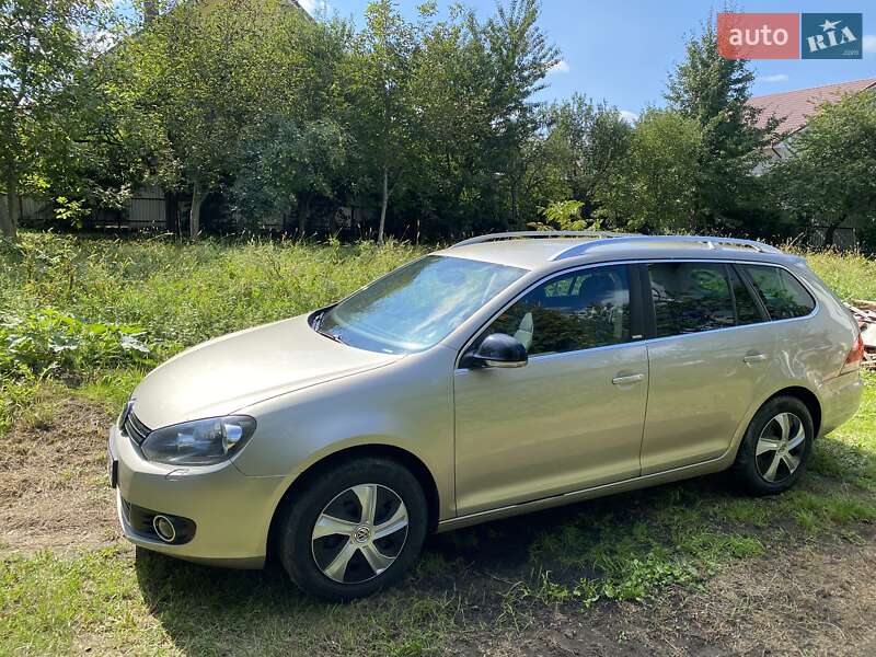 Универсал Volkswagen Golf 2012 в Коломые