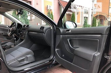 Универсал Volkswagen Golf 2011 в 