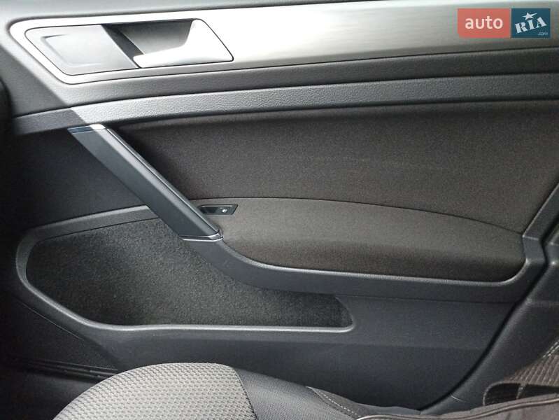 Универсал Volkswagen Golf 2016 в Знаменке