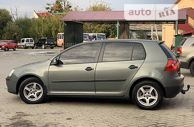 Хэтчбек Volkswagen Golf 2008 в 