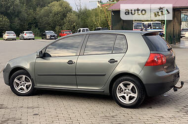 Хэтчбек Volkswagen Golf 2008 в 