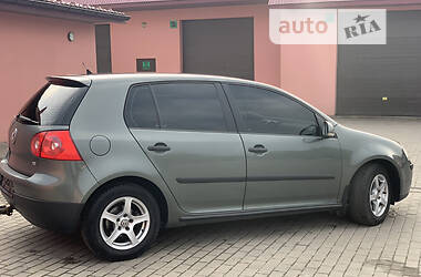 Хэтчбек Volkswagen Golf 2008 в 