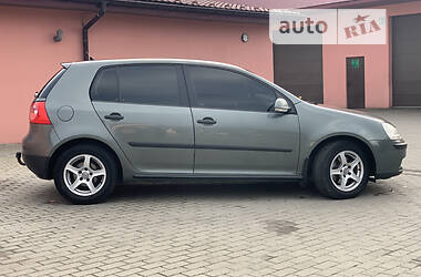 Хэтчбек Volkswagen Golf 2008 в 