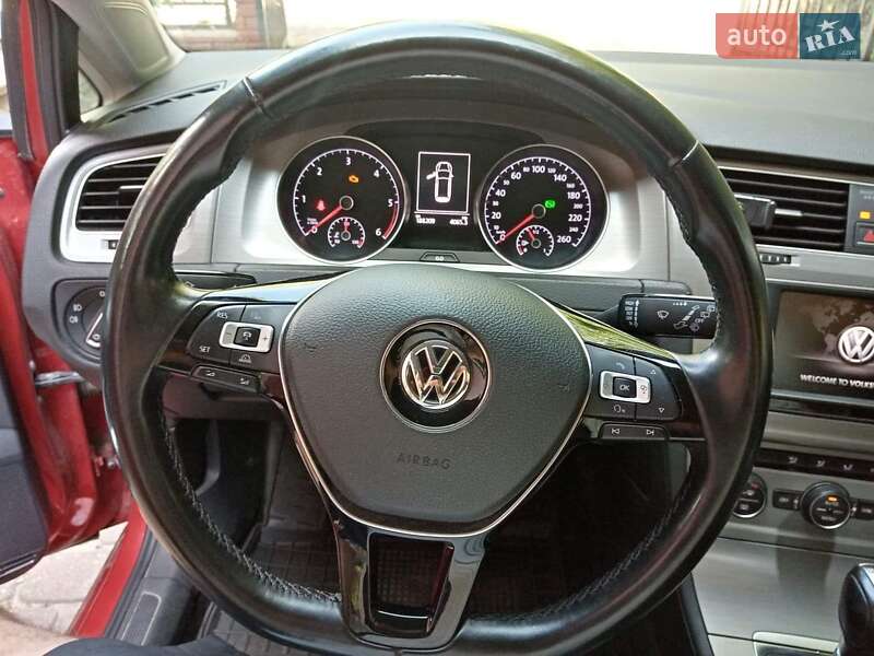 Універсал Volkswagen Golf 2016 в Києві