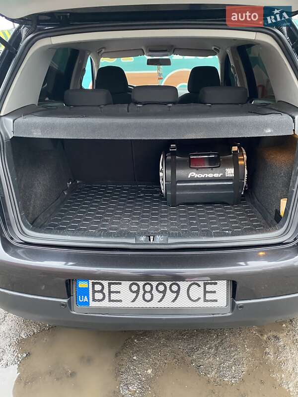 Хетчбек Volkswagen Golf 2008 в Миколаєві