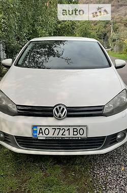 Хэтчбек Volkswagen Golf 2011 в Ужгороде