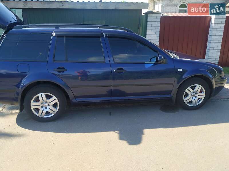 Универсал Volkswagen Golf 2001 в Киеве