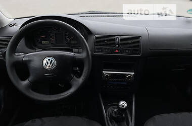 Хэтчбек Volkswagen Golf 2000 в Луцке