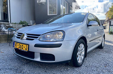 Хетчбек Volkswagen Golf 2004 в Львові