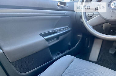 Хетчбек Volkswagen Golf 2004 в Львові