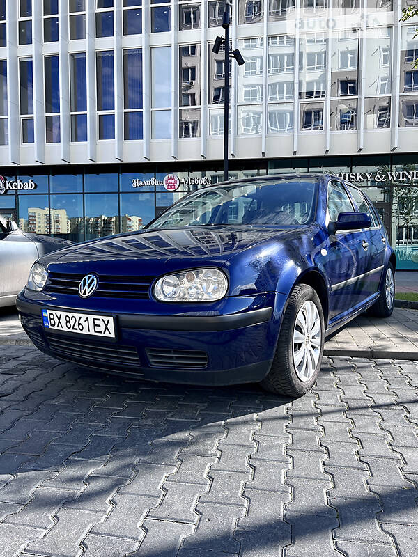 Хэтчбек Volkswagen Golf 2001 в Хмельницком