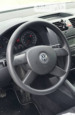 Хэтчбек Volkswagen Golf 2004 в 