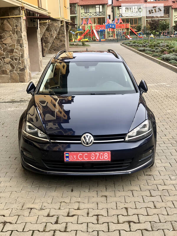 Універсал Volkswagen Golf 2016 в Чернівцях