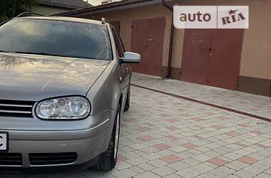 Универсал Volkswagen Golf 2003 в 