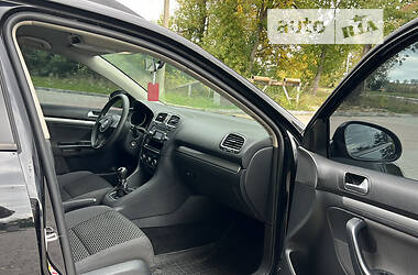 Універсал Volkswagen Golf 2013 в 