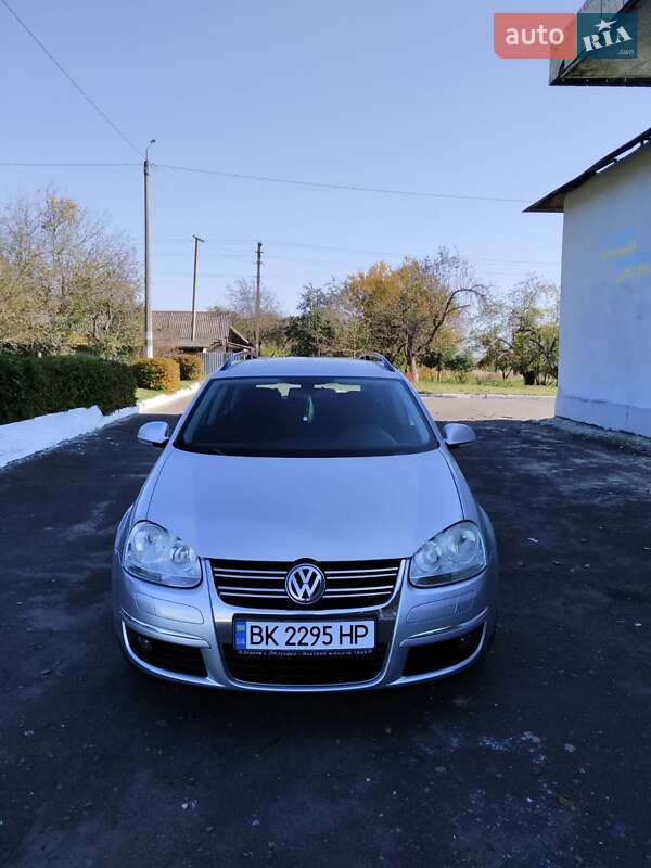Универсал Volkswagen Golf 2008 в Здолбунове