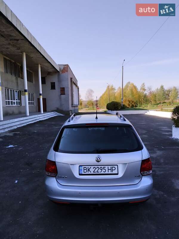 Универсал Volkswagen Golf 2008 в Здолбунове