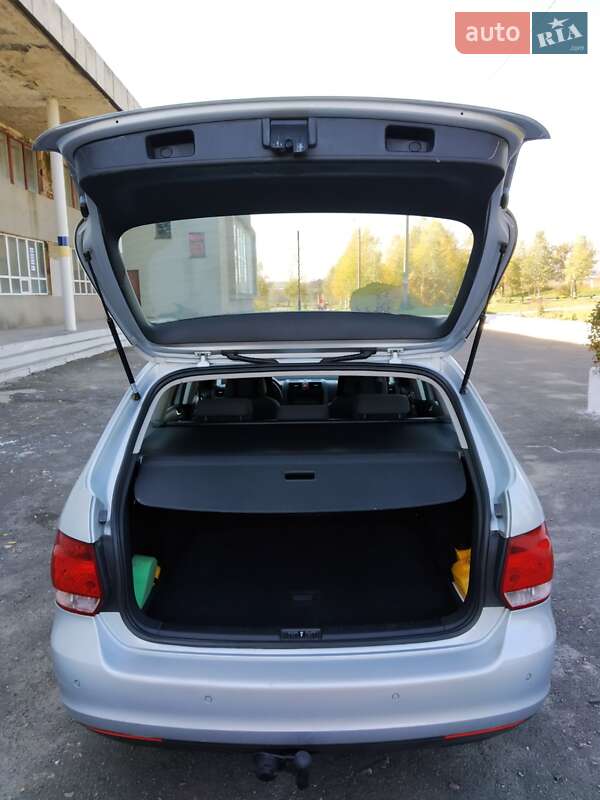 Универсал Volkswagen Golf 2008 в Здолбунове