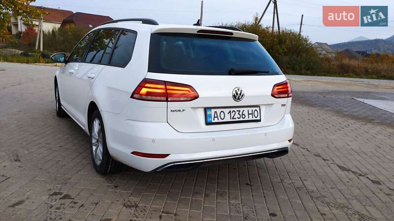 Універсал Volkswagen Golf 2017 в Хусті