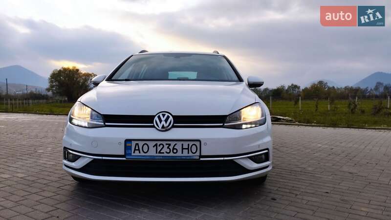 Універсал Volkswagen Golf 2017 в Хусті