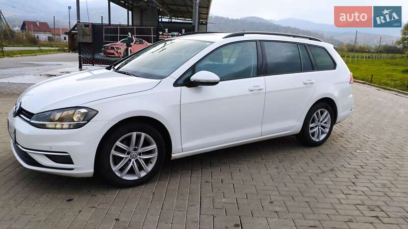 Універсал Volkswagen Golf 2017 в Хусті