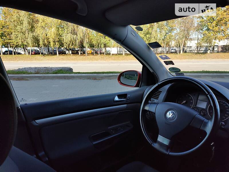 Хэтчбек Volkswagen Golf 2006 в Белой Церкви