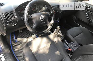 Хэтчбек Volkswagen Golf 2003 в Звенигородке