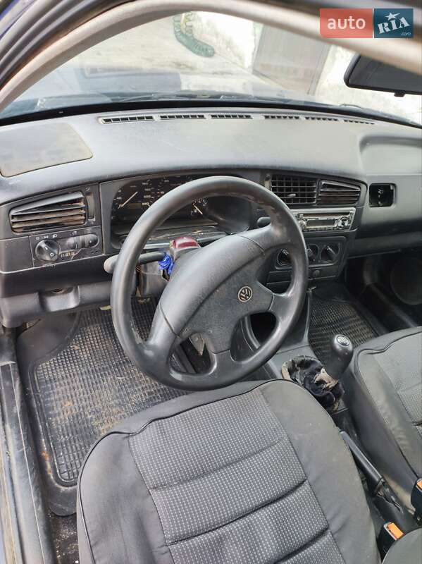 Хетчбек Volkswagen Golf 1994 в Снятині