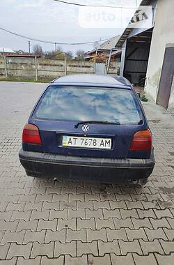 Хэтчбек Volkswagen Golf 1994 в Снятине