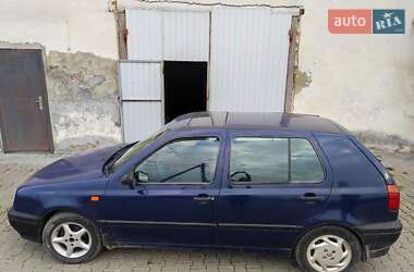 Хетчбек Volkswagen Golf 1994 в Снятині
