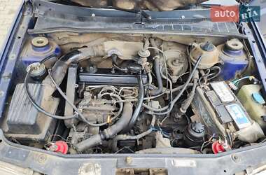 Хетчбек Volkswagen Golf 1994 в Снятині