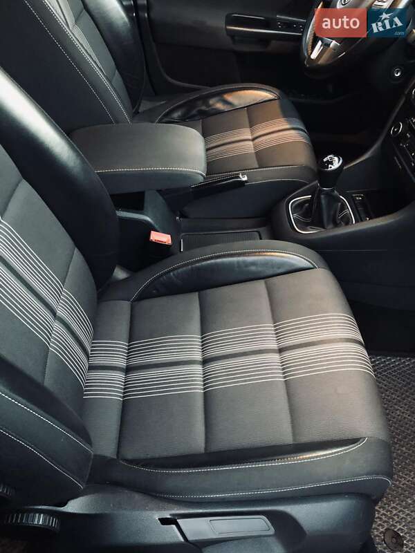 Універсал Volkswagen Golf 2013 в Києві