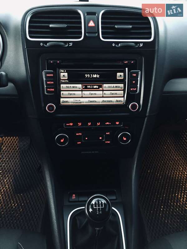 Універсал Volkswagen Golf 2013 в Києві