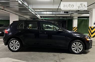 Хетчбек Volkswagen Golf 2020 в 