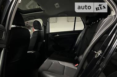 Хетчбек Volkswagen Golf 2020 в 