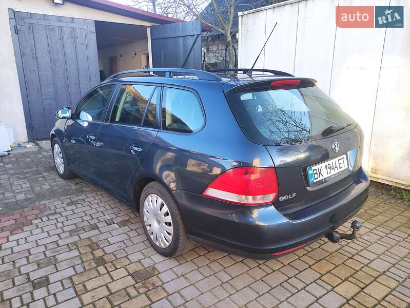 Універсал Volkswagen Golf 2009 в Рівному