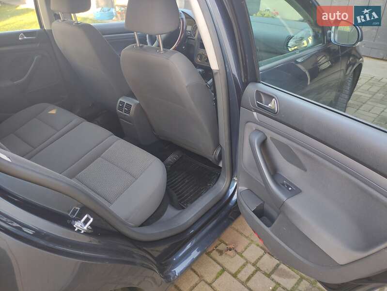 Універсал Volkswagen Golf 2009 в Рівному