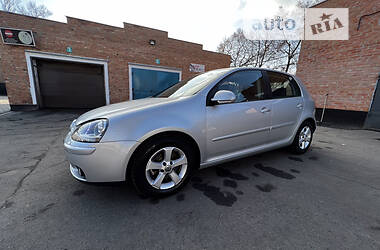Хэтчбек Volkswagen Golf 2006 в 