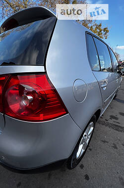 Хэтчбек Volkswagen Golf 2006 в 