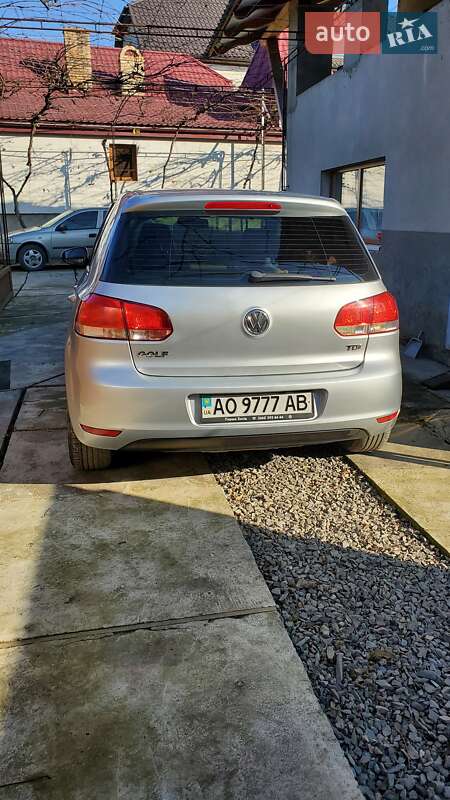 Хетчбек Volkswagen Golf 2012 в Виноградові