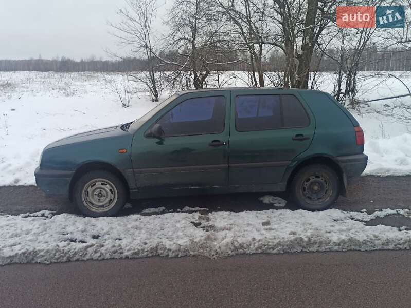 Хетчбек Volkswagen Golf 1996 в Коростені