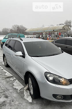 Універсал Volkswagen Golf 2010 в 