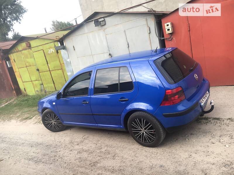 Хэтчбек Volkswagen Golf 1998 в Киеве